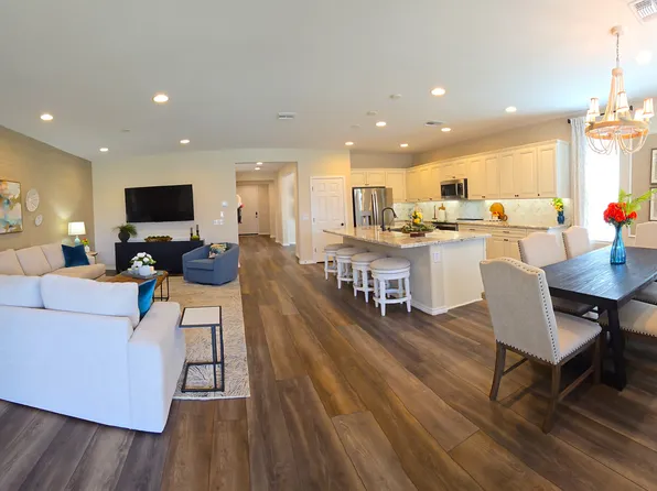 446 E Las Puertas Ln, Queen Creek, AZ 85140