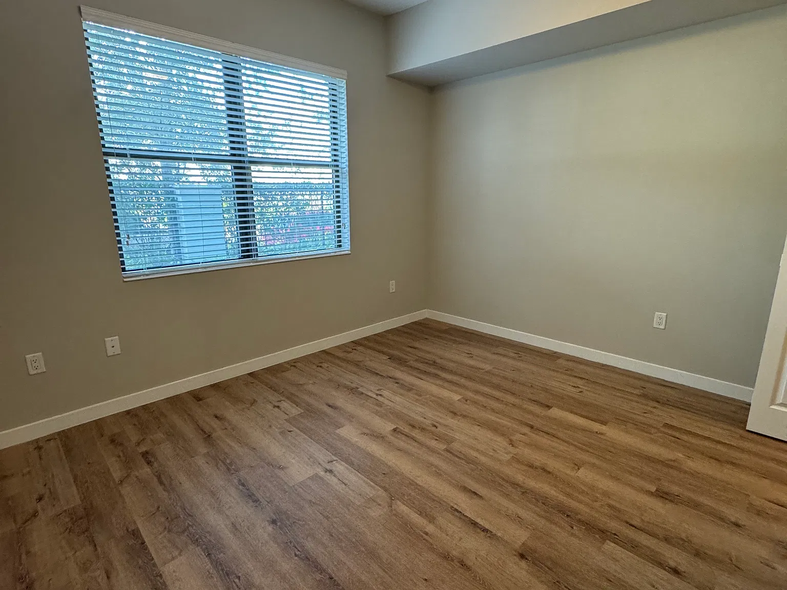 1 bed, 651 sqft, $1,999 — Photo 3
