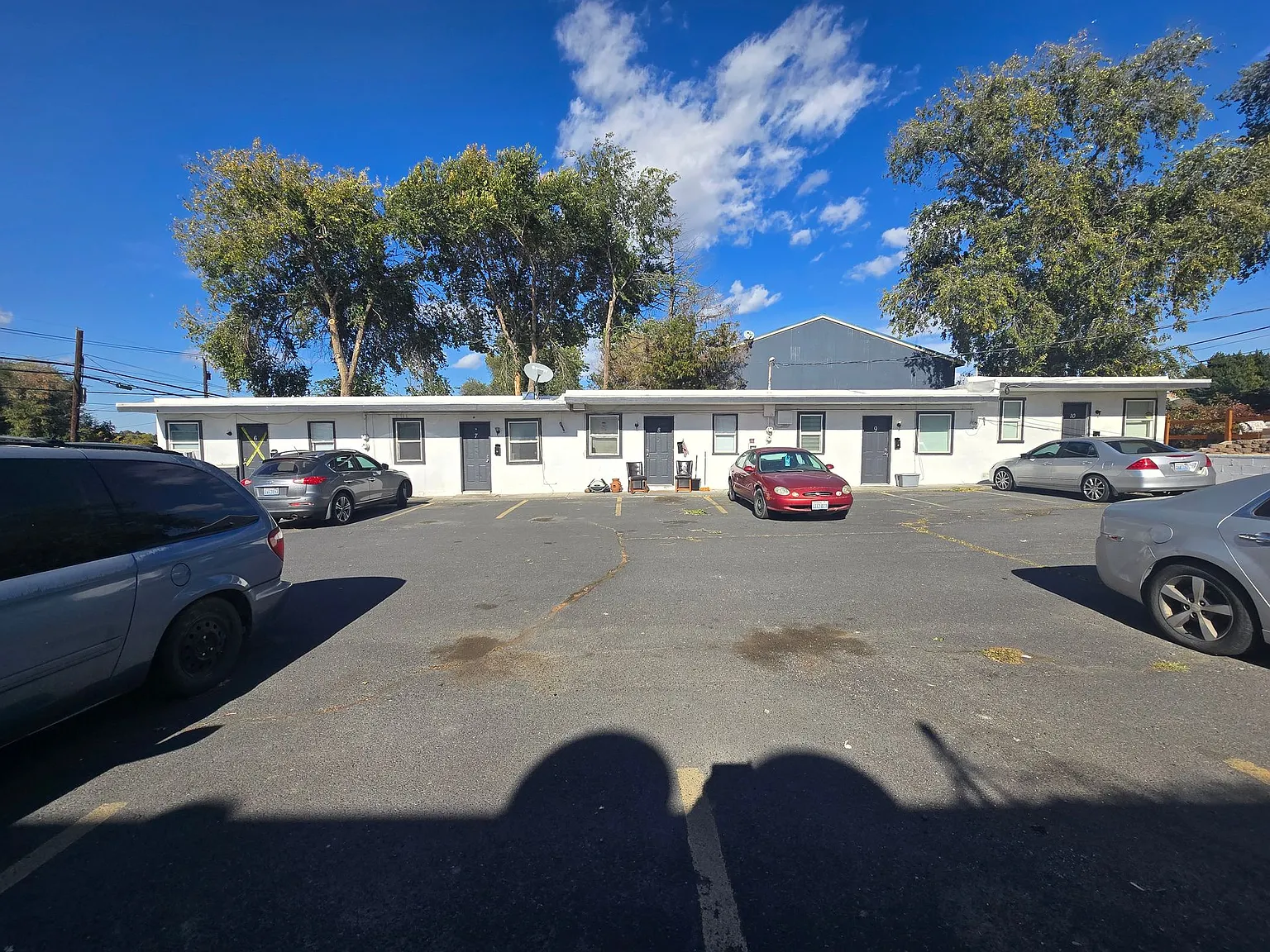 Beautifully Remodeled 1 Bedroom Available — Photo 3
