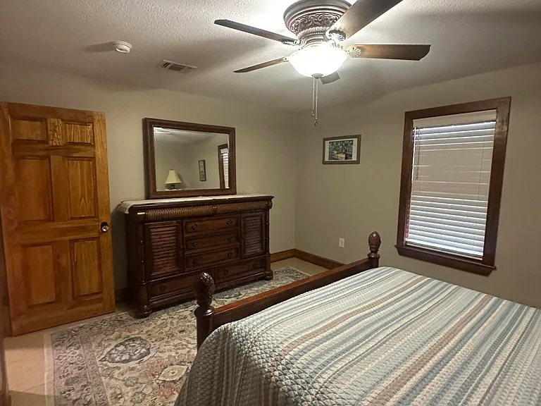 10325 Clearwater Rd — Photo 12