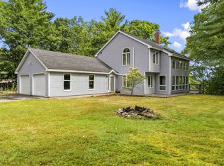 39 Spruce St, Winthrop, ME 04364