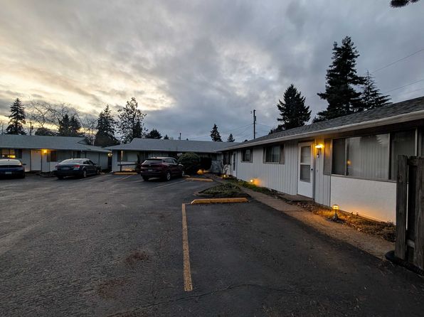 1910 NE Stapleton Rd #1