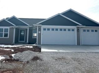 2061 Bear Paw Trl, Kaukauna, WI 54130