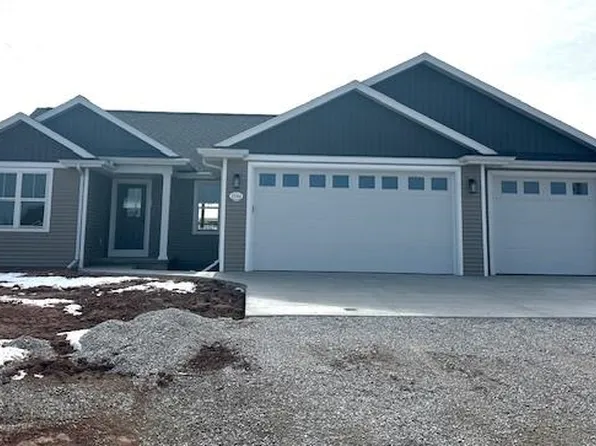 2061 Bear Paw Trl, Kaukauna, WI 54130