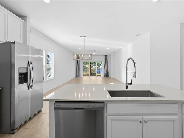 100 Lake Sinclair St — Photo 13