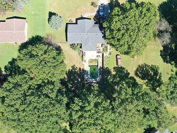 5th image of 29 Westwood Dr
