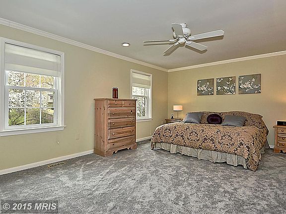 3rd image of 9813 Campbell Dr