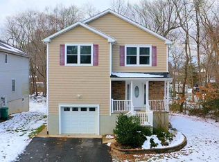 19 State St, Monroe Township, NJ 08831