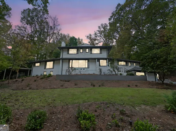 3018 W Pine Valley Rd NW, Atlanta, GA 30305