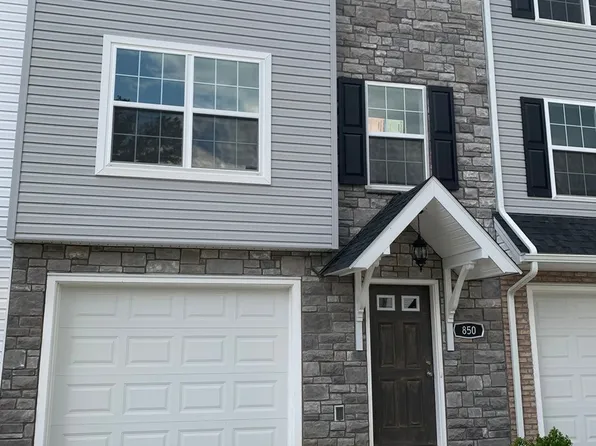 850 Lantern Ct, Red Lion, PA 17356