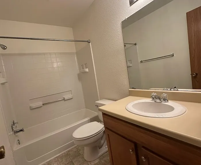 1205 Dakota Dr — Photo 6