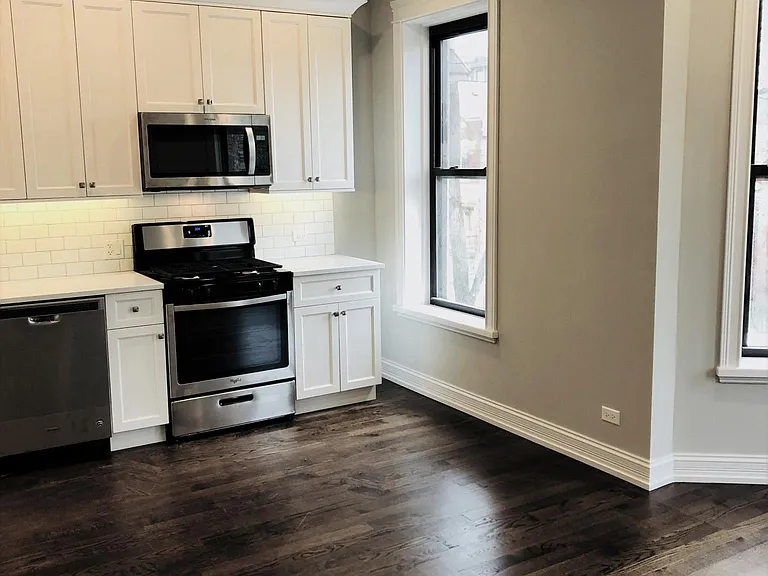 2441 W Thomas St #2N — Photo 3