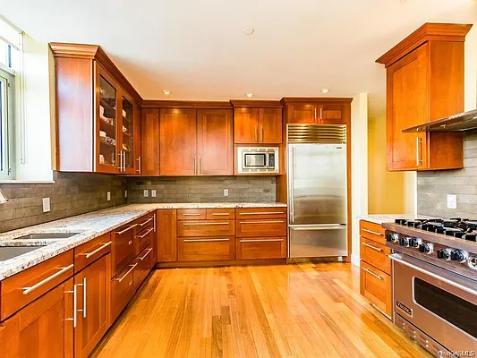Sold by Re/Max In The City | media 3