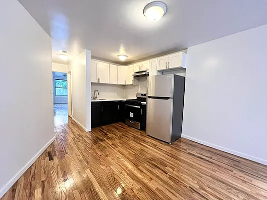 Rented by EastMount Realty LLC | media 16