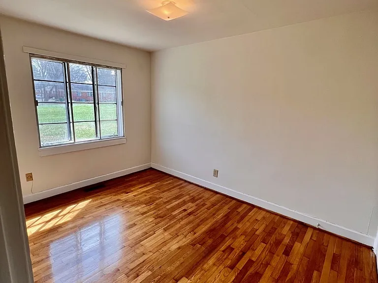 2719 Lawndale Rd — Photo 7
