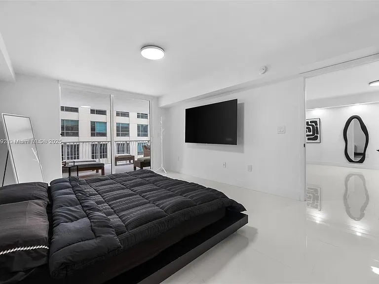 1200 Brickell Bay Dr #2812 — Photo 15