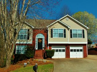 5504 Riverchase Dr, Flowery Branch, GA 30542