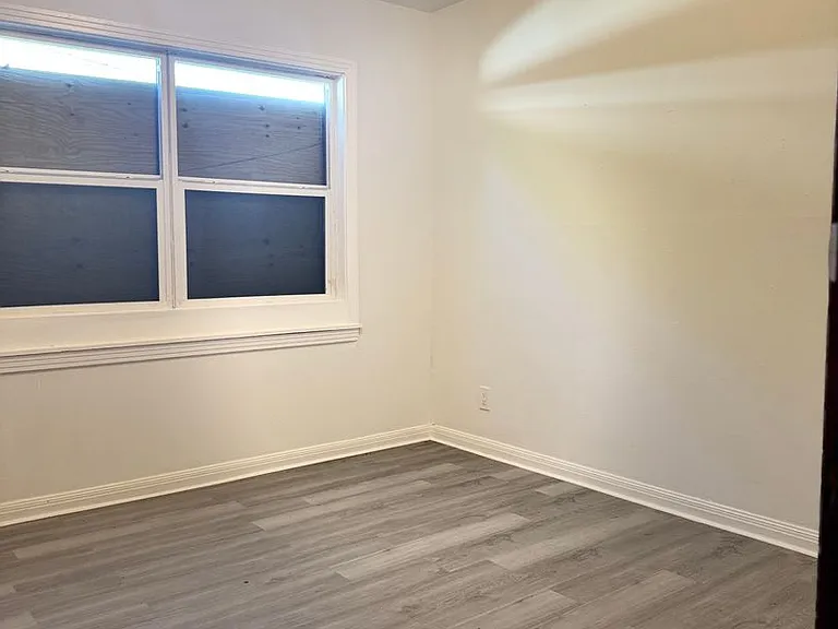 6015 Doulton Dr — Photo 10