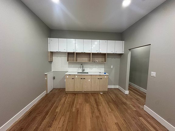 2nd image of 816 Macdonough St APT 1