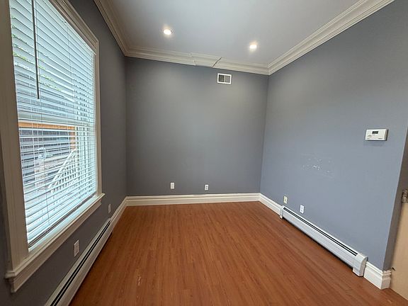 5th image of 488 Ionia Ave Floor 2