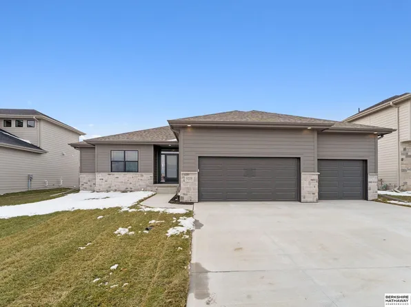 6326 N 207th St, Elkhorn, NE 68022