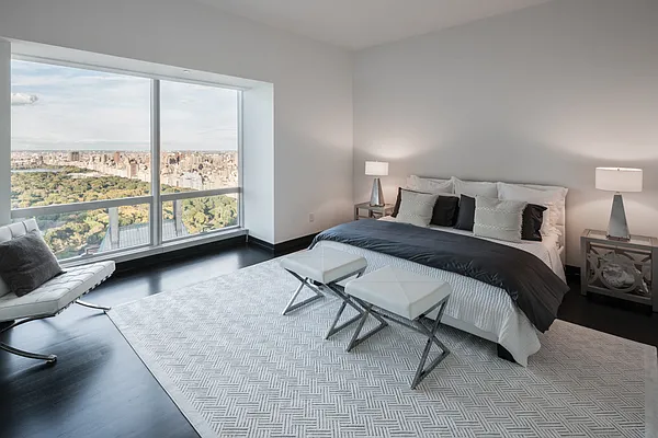 Sold by Compass | media 17
