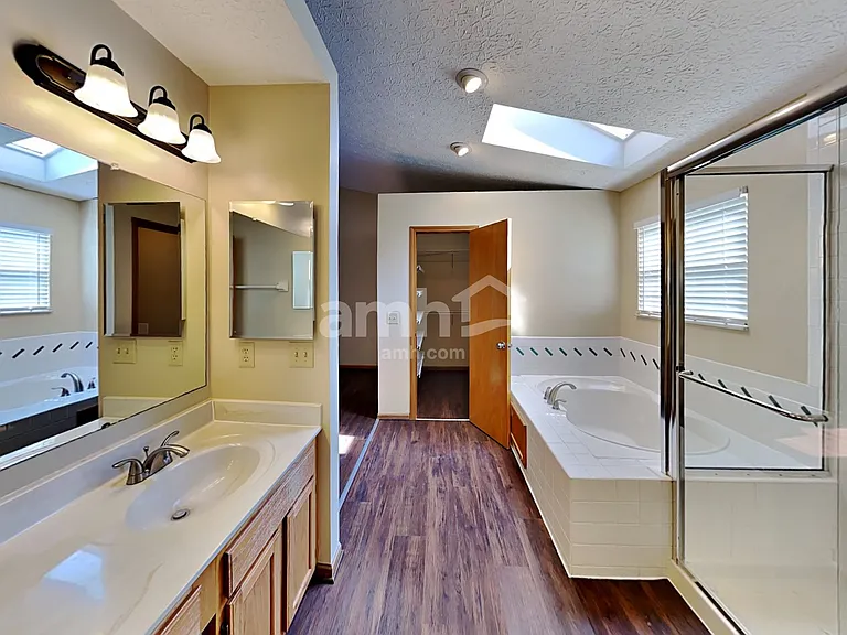 12098 Mallard Pond Dr — Photo 9