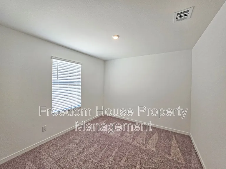 660 E Huyana Wind Dr — Photo 16