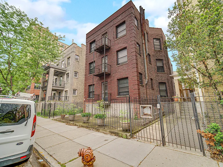 819 W Lawrence Ave #2 — Photo 3