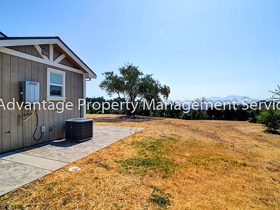 3rd image of 4925 Milano Way