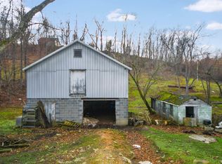 212 Halleck Rd, Fairmont, WV 26554