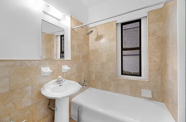 Sold by Oxford Property Group | media 13