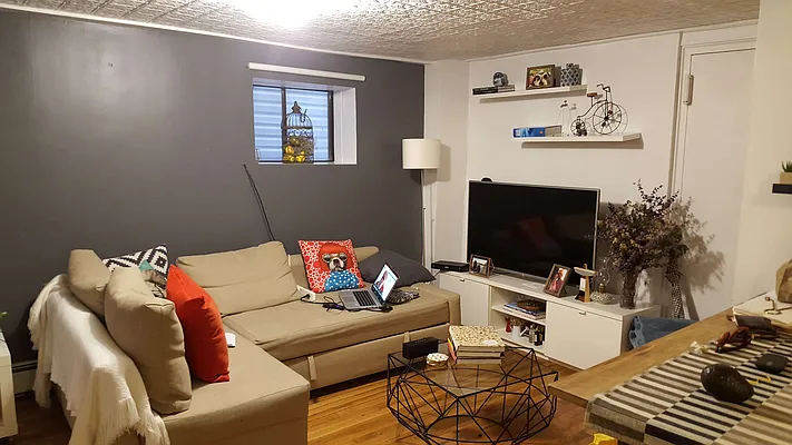 Rented by MCR Realty | media 20