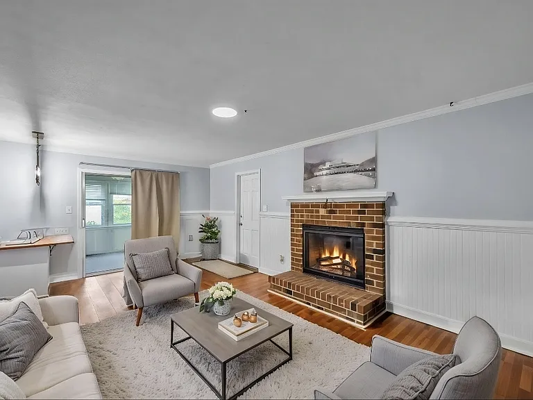 4760 Marlborough Dr — Photo 15