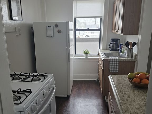 3rd image of 265 Washington Ave