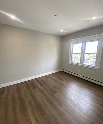 5th image of 27 Gold St Floor 2