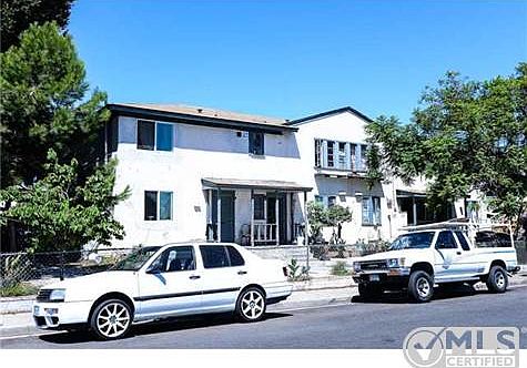 2nd image of 2318 Morley St