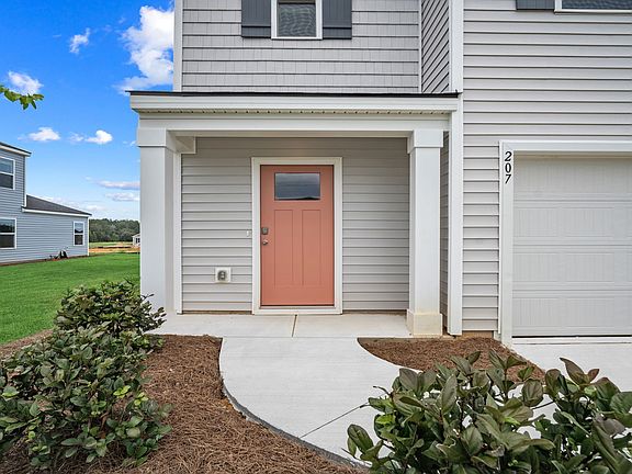 4th image of 207 Birdsill St