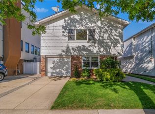 246 Beach 130th St, Belle Harbor, NY 11694