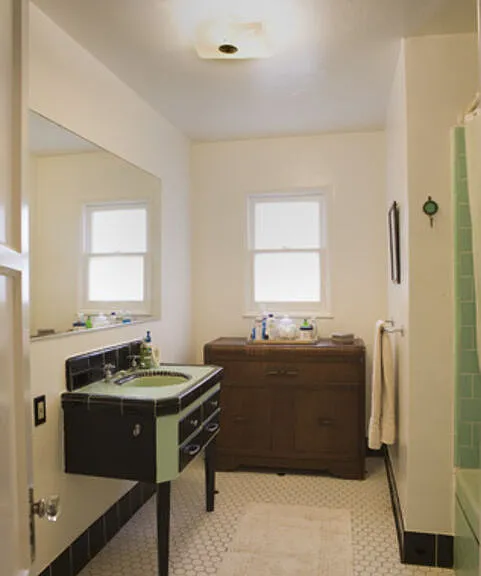 3621 Greenfield Ave — Photo 6