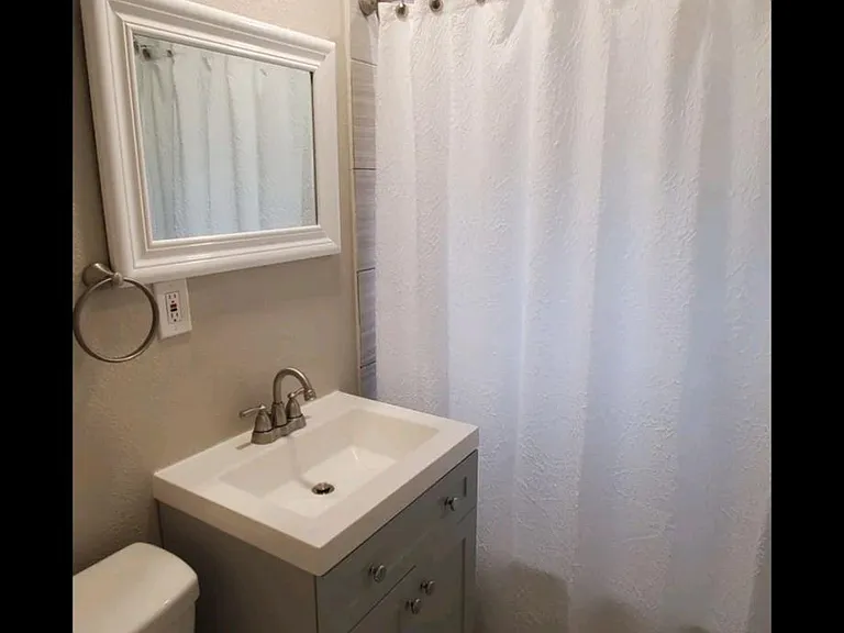 585 Vance St — Photo 21
