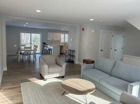 5B Blaise Way, Hooksett, NH 03106