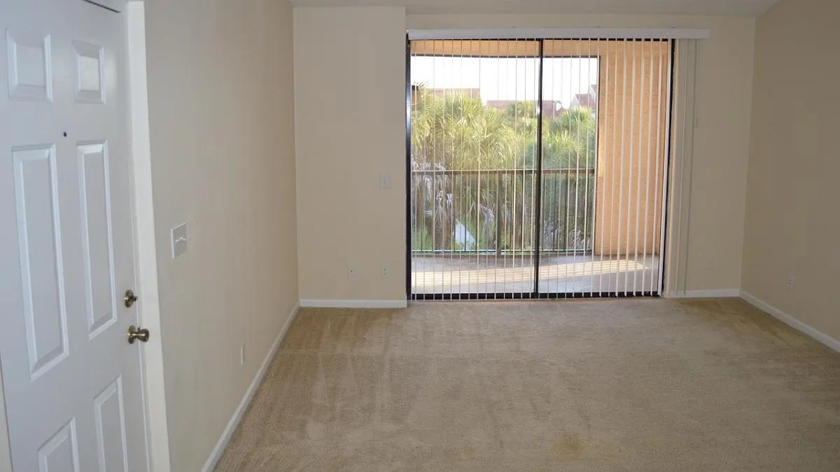 Building Photo - 13631 Eagle Ridge Dr #236