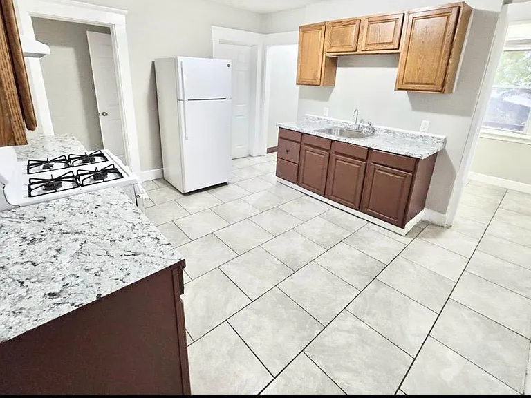 86 Dickerman St #2 — Photo 2
