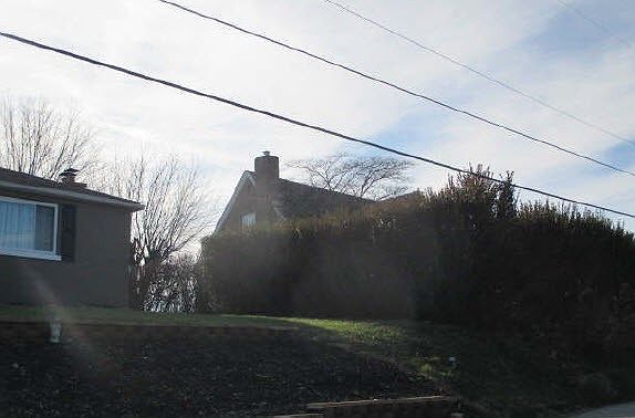 2nd image of 307 Hickory St