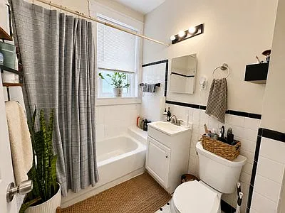 195 Winthrop Rd #3 — Photo 4