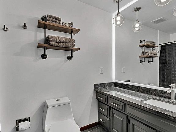 5th image of 10238 W Alamo Ct