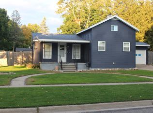 411 East St, Jonesville, MI 49250