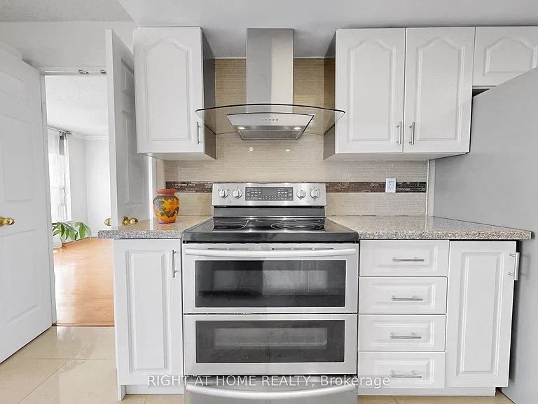 7805 Bayview Ave #1120 — Photo 15
