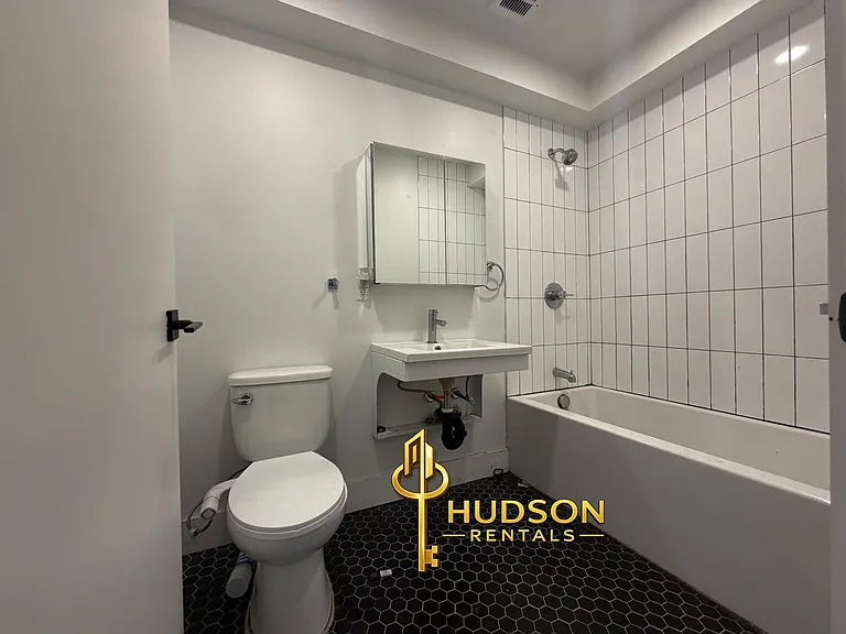 850 Westside Ave #9 — Photo 8
